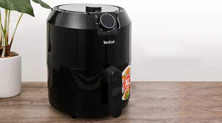 Nồi chiên không dầu Tefal EY201815 4.2 lít có giá bán khoảng 1.8 triệu đồng (cập nhật 31/08/2022) Nồi chiên không dầu Tefal EY201815 4.2 lít có giá bán khoảng 1.800.000 đồng (cập nhật 31/08/2022)