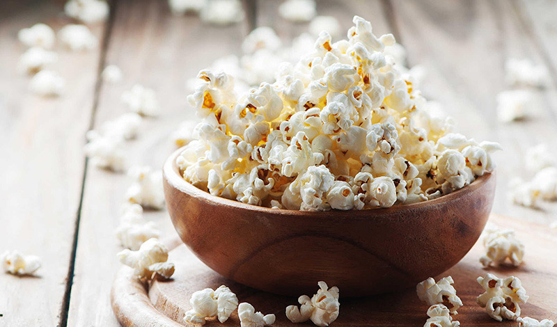 How to make quick and simple microwave popcorn at home