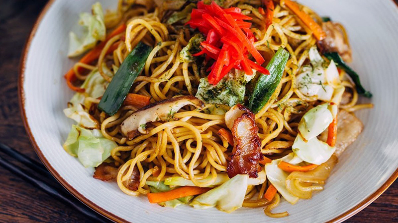 Mì soba xào thịt heo