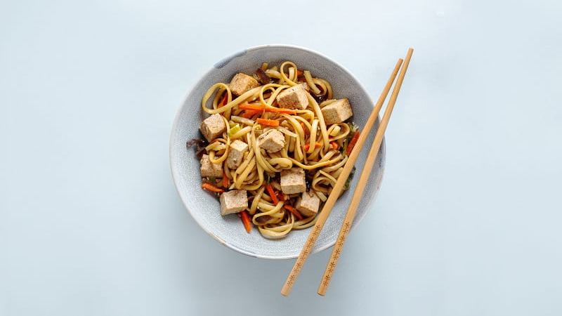 How to make delicious and attractive fried tofu soba noodles for vegetarian day