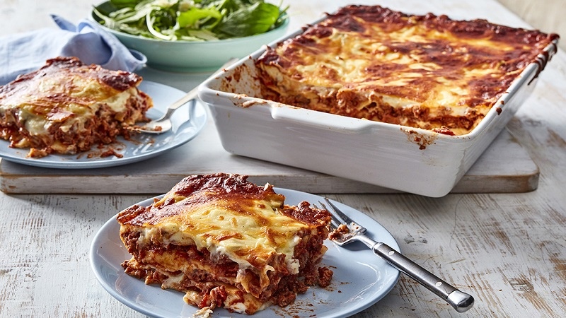 What is Lasagna? How to make standard Italian Lasagna