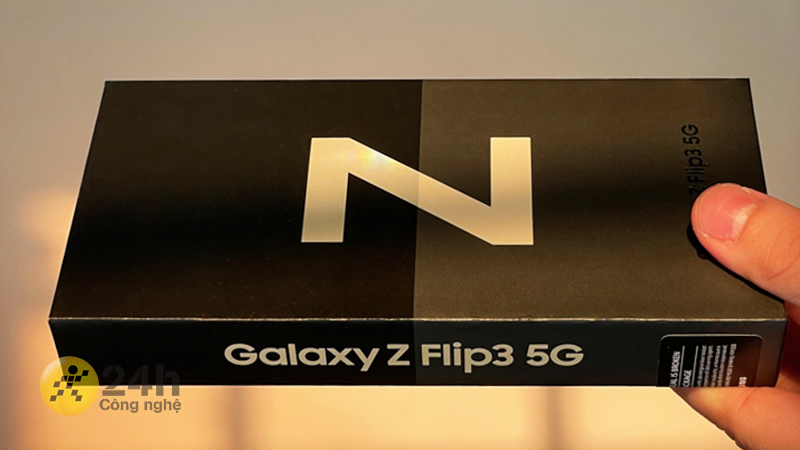 Hộp đựng Galaxy Z Flip3 5G