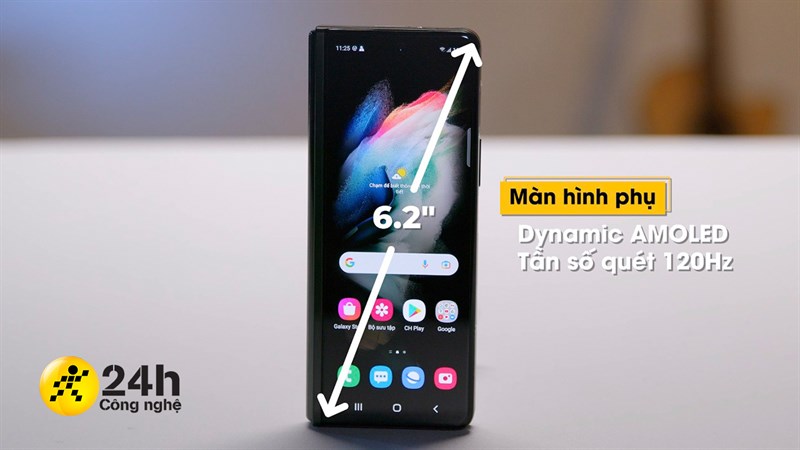 Màn hình phụ phía trước của Galaxy Z Fold3 5G.