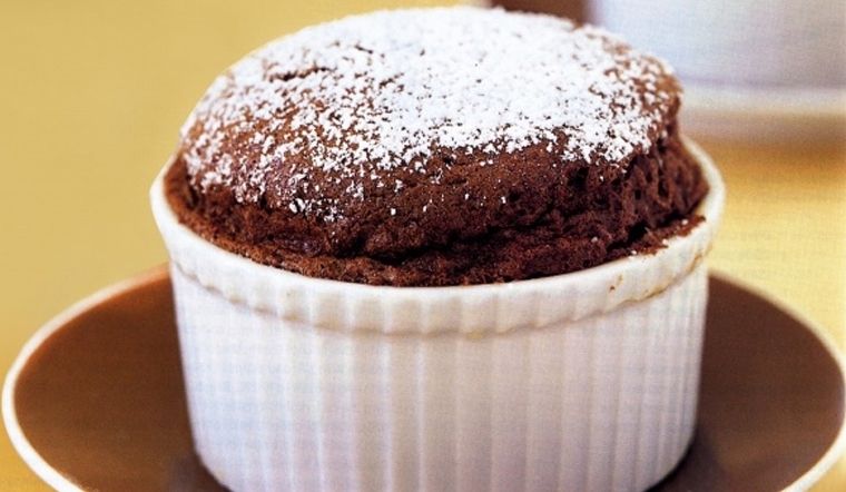 Souffle là gì? Cách làm bánh souffle chocolate đơn giản đúng kiểu Pháp