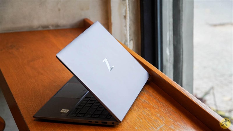TOP 4 laptop có thiết kế mỏng nhẹ, hiệu năng cao dành cho người làm sáng tạo, được nhiều sự yêu thích tại Thế Giới Di Động TOP 4 laptop có thiết kế mỏng nhẹ, hiệu năng cao dành cho người làm sáng tạo, được nhiều sự yêu thích tại Thế Giới Di Động