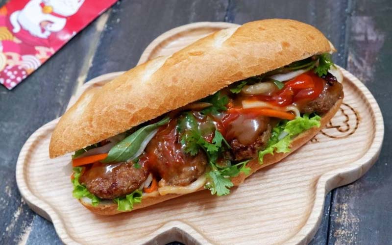 Cách làm bánh mì thịt nướng cực đơn giản bằng chai nhựa có sẵn tại nhà