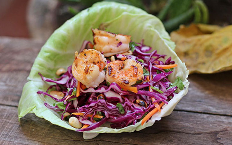 How to make purple cabbage salad mixed with sweet and simple shrimp to change the taste for home meals