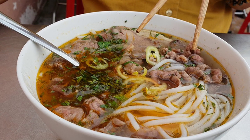 Quán Bún Bò Huế O Năm