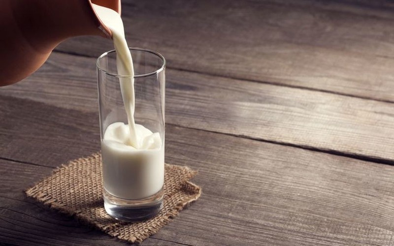 Uống sữa nguyên kem giúp cho việc thụ thai được thuận lợi hơn