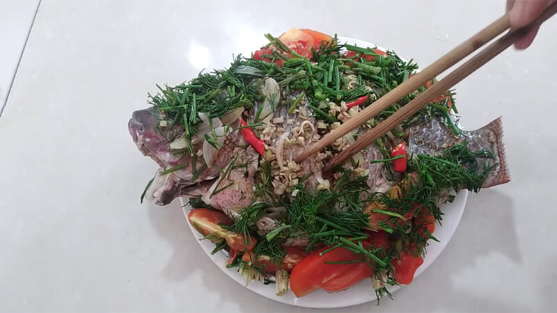 How to make steamed tilapia with lemongrass and delicious meat