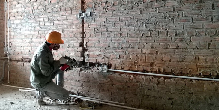 Cách đi dây điện âm tường trong nhà an toàn, đúng kỹ thuật