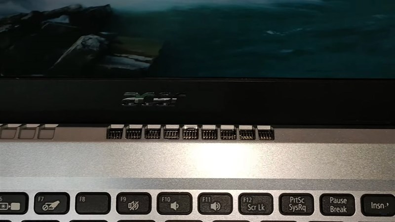 Khe tản nhiệt của Acer Aspire 3. Nguồn: Silicon Edge.