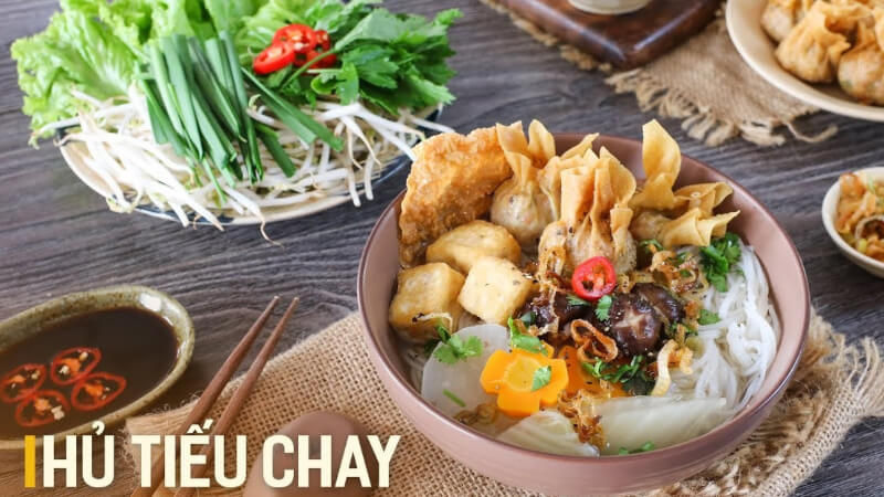 Cách nấu hủ tiếu hoành thánh chay thơm ngon đậm đà cho ngày rằm