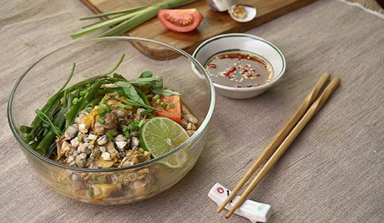 Cách làm mì ốc hến chua cay đơn giản tại nhà