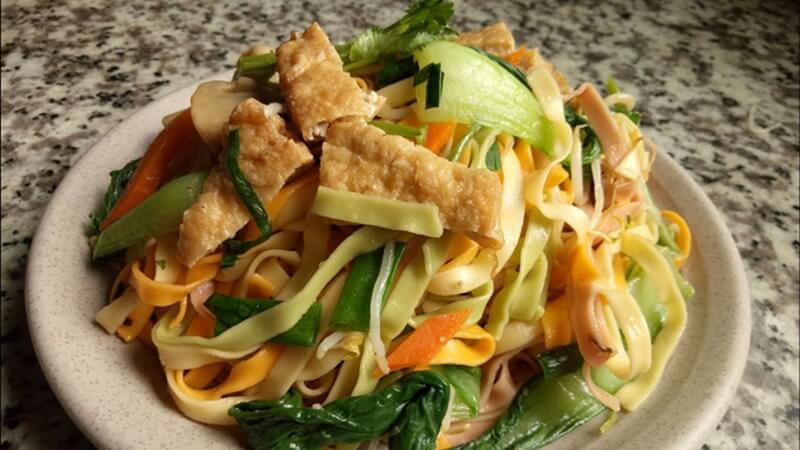 How to make delicious and attractive vegetarian fried noodles easy to make at home