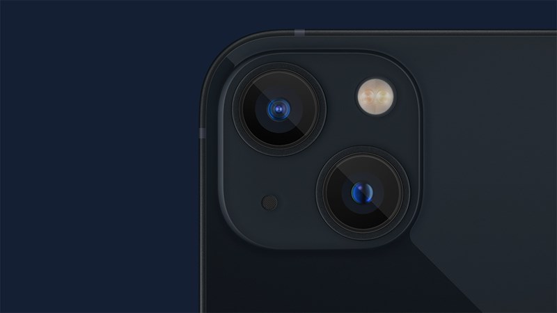 iPhone 13 mini có thiết kế khác biệt với cụm camera đặt đối xứng nhau iPhone 13 mini có thiết kế khác biệt với cụm camera đặt đối xứng nhau