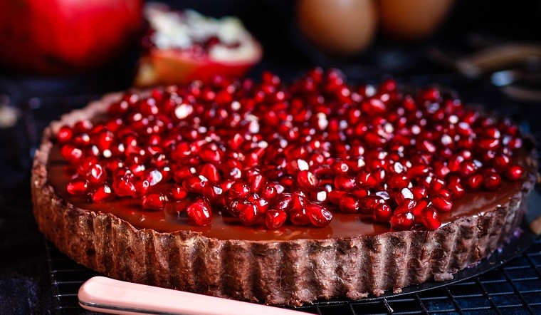Cách làm bánh tart lựu đỏ béo ngậy xinh xắn tặng người thương yêu
