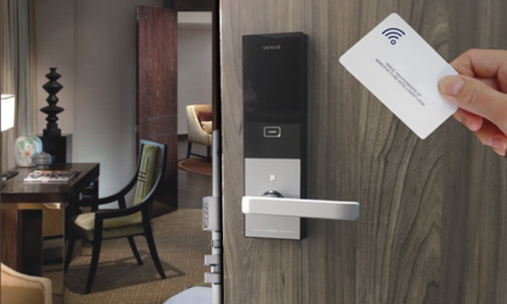 Xóa mở khóa bằng thẻ từ