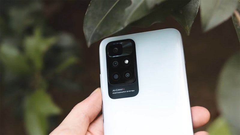 Xiaomi Redmi 10 Prime có cụm camera sau ấn tượng