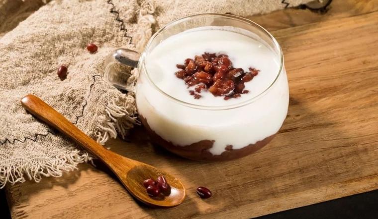 Học làm món sữa chua đậu đỏ thơm ngon ăn hoài không ngán tại nhà