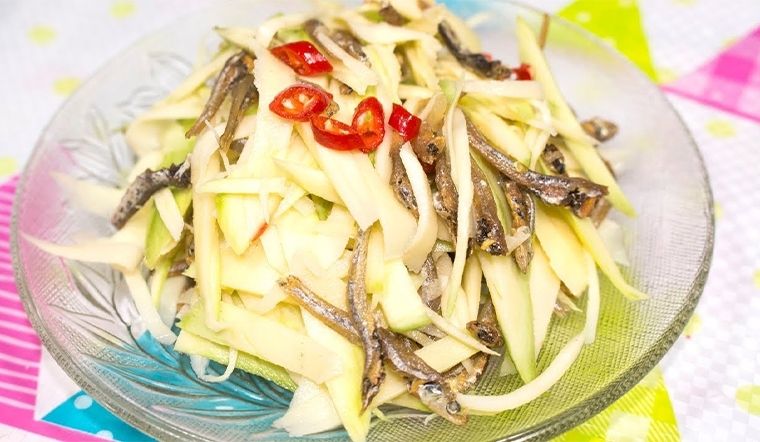 Cách làm gỏi xoài cá cơm khô thơm ngon đãi cả nhà