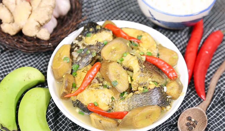 Cách làm món cá quả kho chuối xanh đậm đà, hấp dẫn