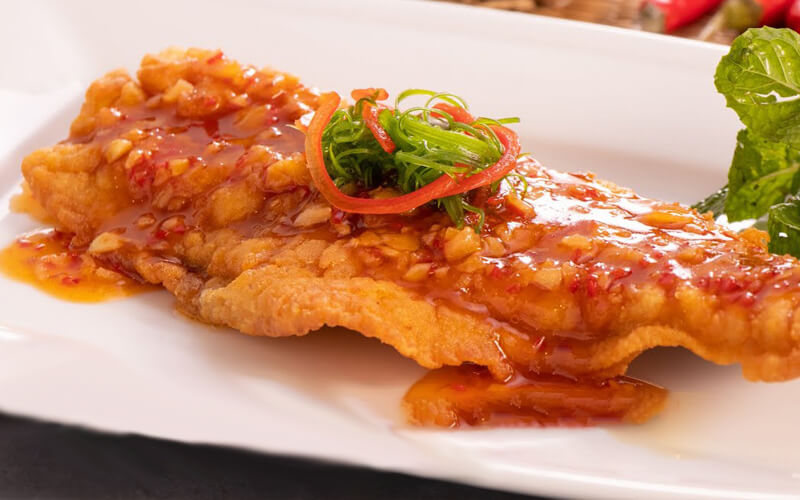 How to make delicious and crispy fried basa fish fillet with garlic and chili