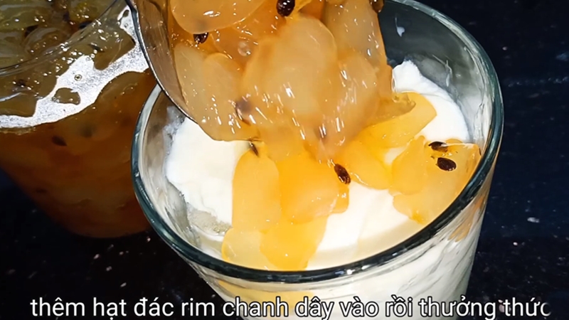 Pha sữa chua hạt đác chanh dây