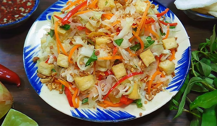 Cách làm gỏi bắp cải cà rốt đậu hũ cho bữa chay thanh đạm cực hấp dẫn tại nhà