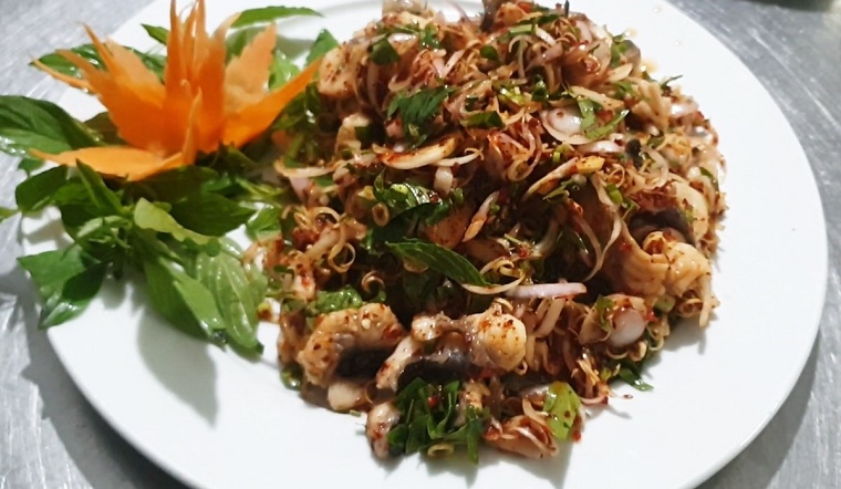 Cách làm gỏi cá lăng trộn hành tím đậm đà, đơn giản tại nhà