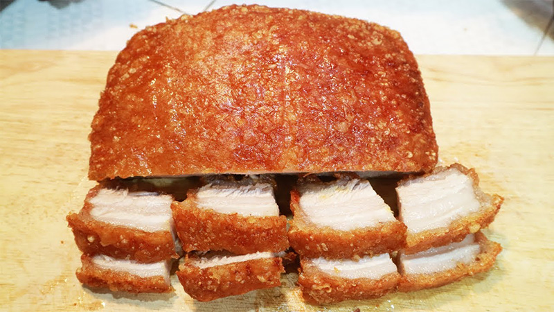 Details of how to make crispy roast pork in the oven