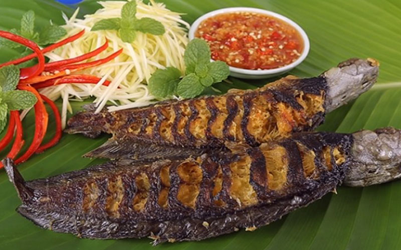 How to make delicious and attractive grilled catfish with salt and pepper