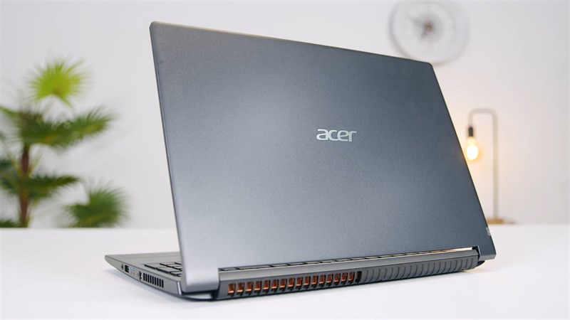 Thiết kế tổng thể của Acer Aspire 7 Gaming. Thiết kế tổng thể của Acer Aspire 7 Gaming.