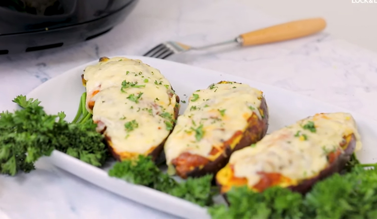 Cách làm khoai lang nướng phô mai béo ngon bằng nồi chiên không dầu