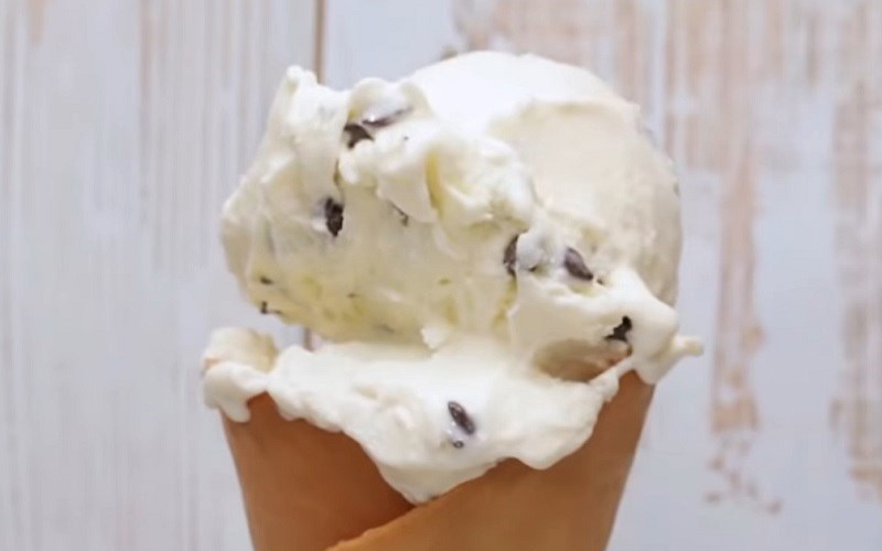 Kem Marshmallow socola chips hấp dẫn