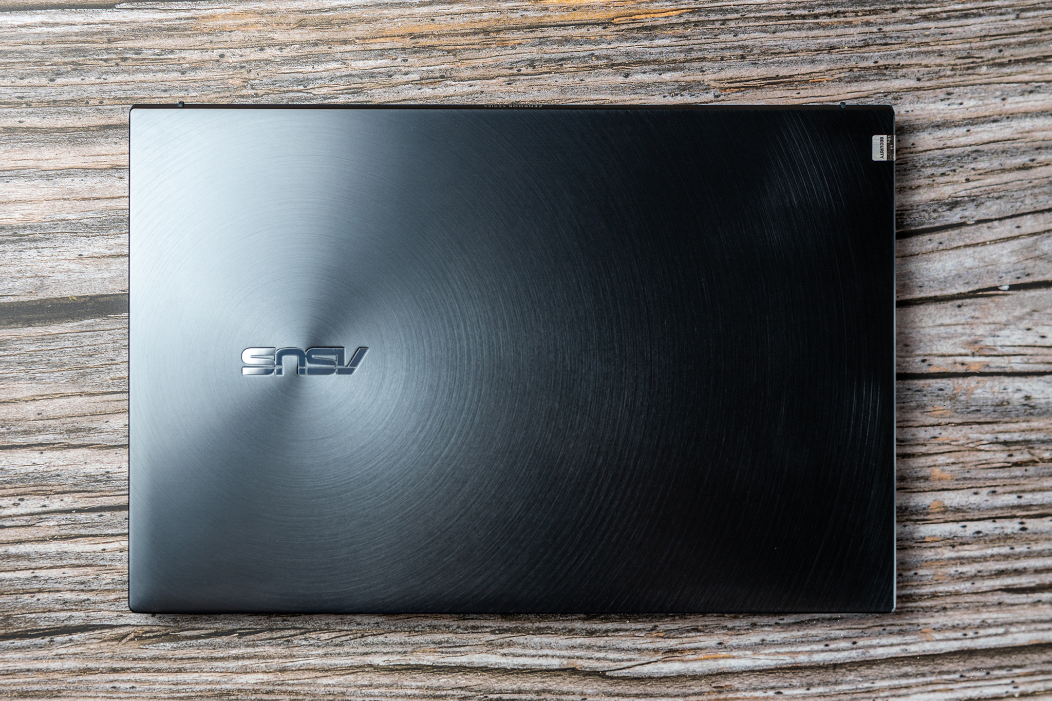 ASUS Zenbook 13 OLED - Thiết kế tinh xảo, màn OLED sắc nét