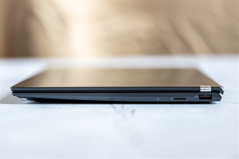 ASUS Zenbook 13 UX325 OLED