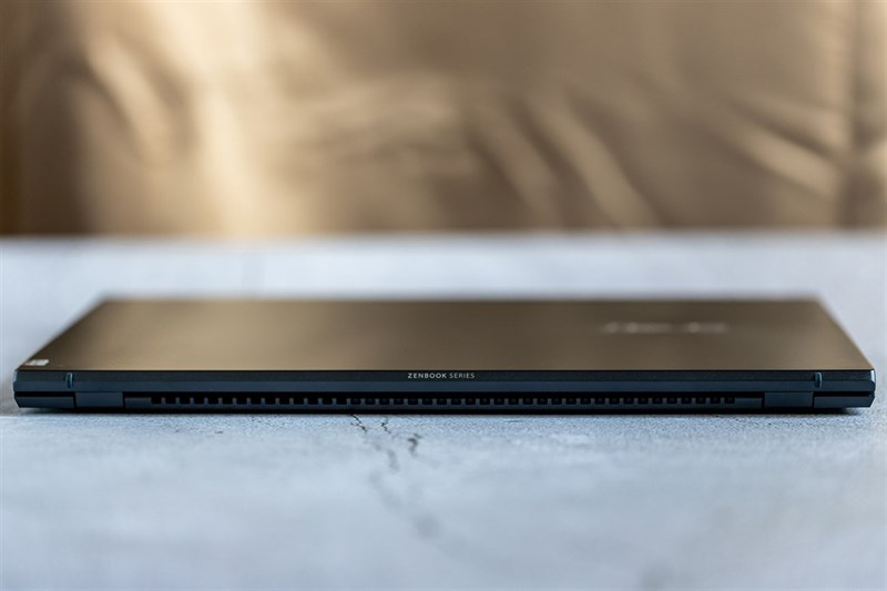 ASUS Zenbook 13 UX325 OLED