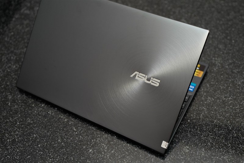 ASUS Zenbook 13 UX325 OLED