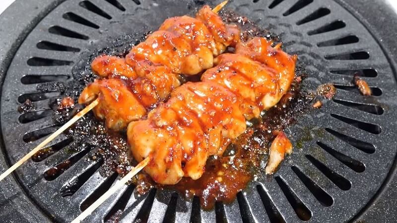 Cách làm gà xiên que nướng thơm ngon kiểu Hàn