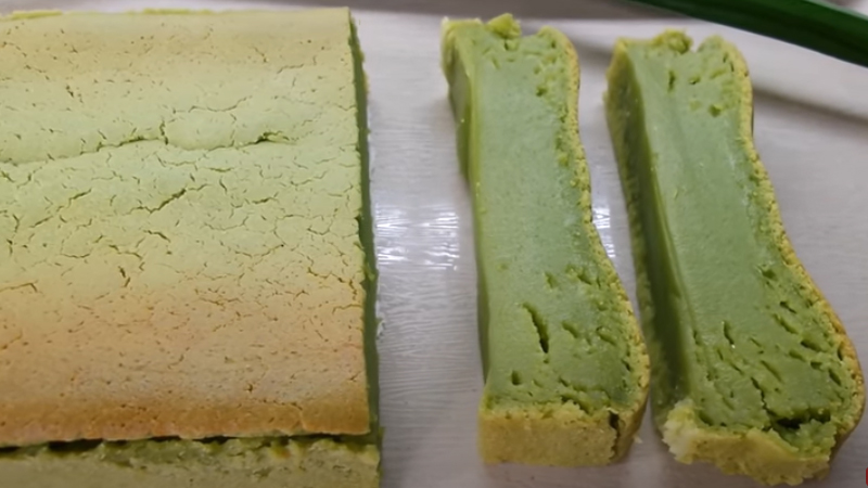 How to make delicious and attractive grilled pandan leaf cake