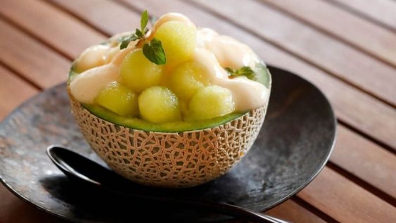 Cách làm bingsu – đá bào dưa lưới thơm mát, đẹp da đơn giản tại nhà