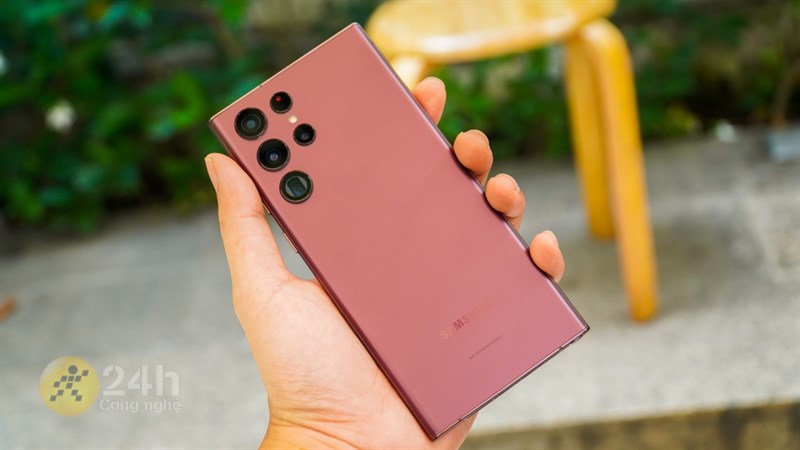 Những lưu ý mua điện thoại cho người lớn tuổi