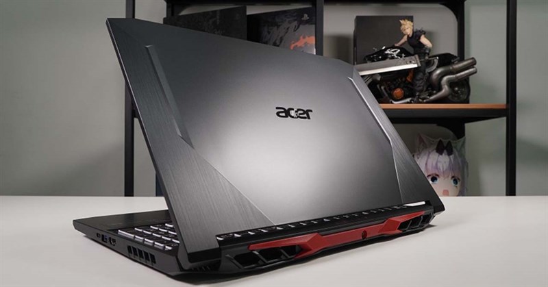 Mặt sau Acer 5 gaming laptop