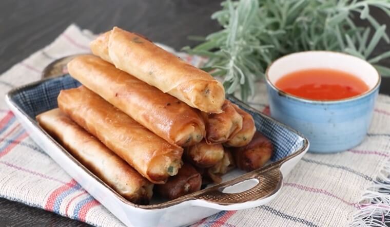 Cách làm chả giò cuộn cá ngừ và rau củ giòn rụm thơm ngon hấp dẫn