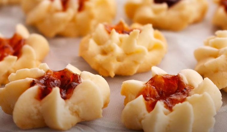 Cách làm bánh quy dâu giòn tan thơm ngon không cần trứng