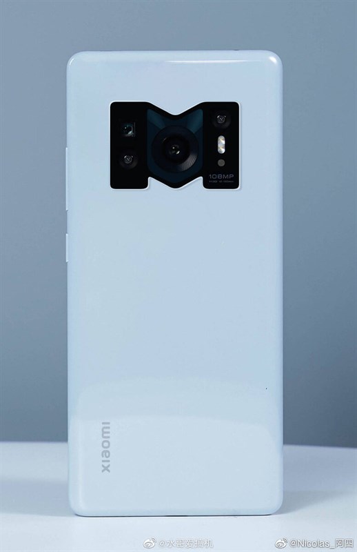 Xiaomi 12 lộ diện với cụm camera độc đáo, hình như có gì đó sai sai?