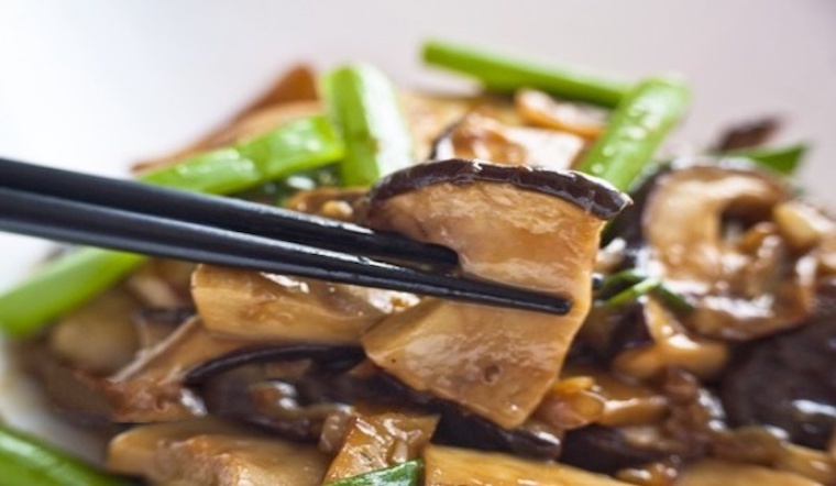 Cách làm món nấm hương xào thịt băm dai ngon