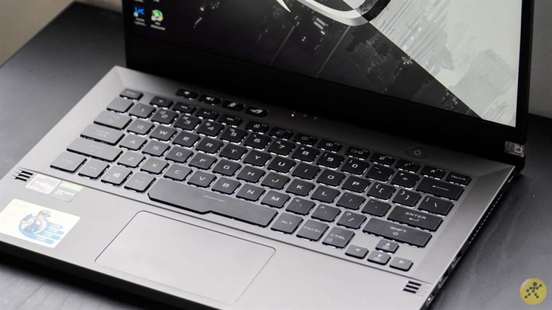 Asus Rog Zephyrus G14 GTX1650 - laptop gaming nhỏ gọn, không sợ kẻ địch mạnh, chỉ sợ không có Zephyrus G14 để chiến game