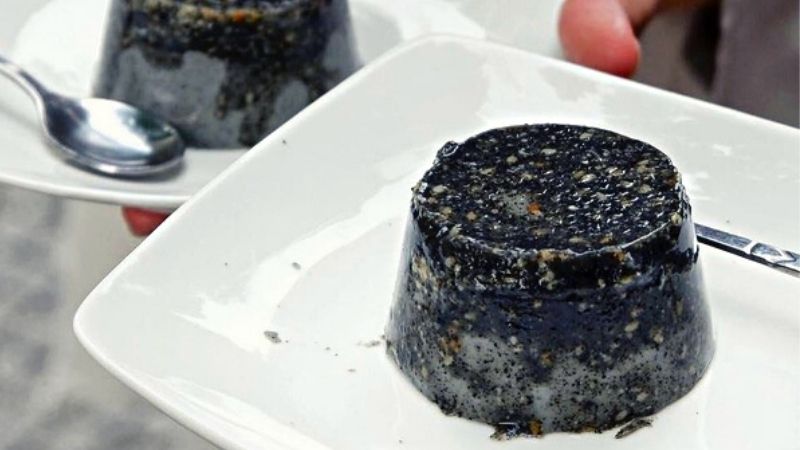 How to make soft, fragrant, and easy-to-make black sesame jelly flan at home